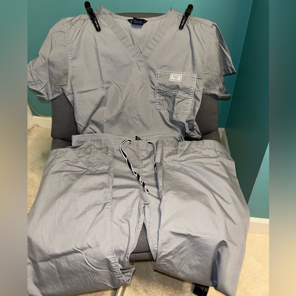 Blue Sky Classic Shelby Scrub SET in Slate Grey